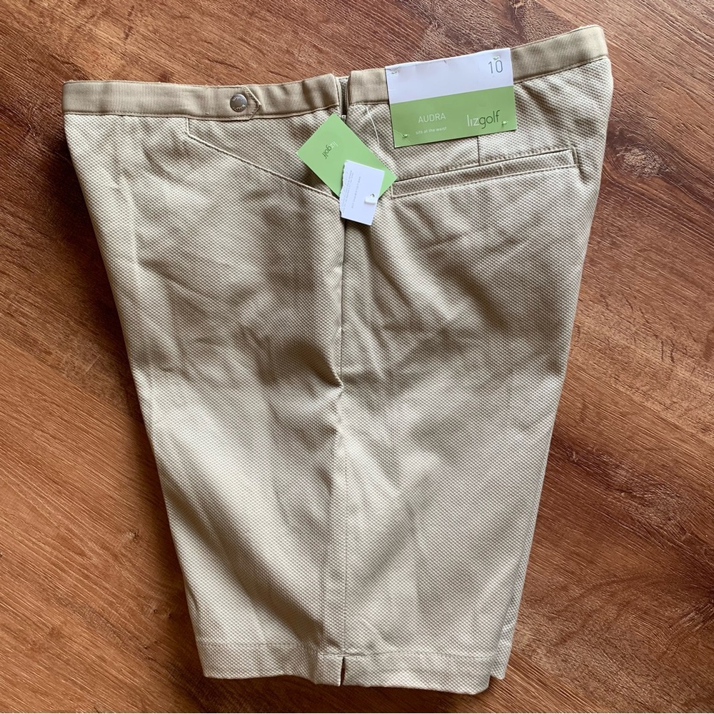 Liz Golf NWT Audra Textured Tan Cream Side Zipper Shorts Size 10 Liz Claiborne